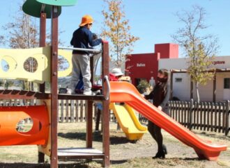 Recreación en el Parque Bicentenario para chicos de dispositivos de protección