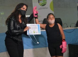 Elena Cornejo participó en el cierre del boxeo en Rosario de Lerma