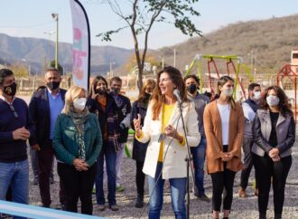 Bettina Romero inauguró las obras de recuperación en la plaza de barrio Unión