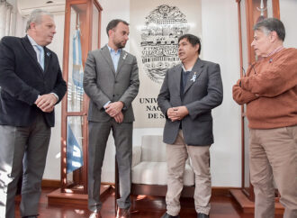 El titular del cd realizó un saludo protocolar al nuevo rector de la Universidad Nacional de Salta