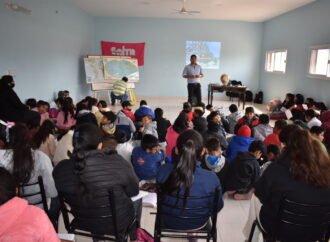 Niños de primaria aprendieron sobre los mapas del mundo en el NIDO de Bicentenario
