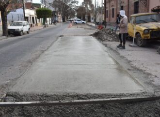 La Municipalidad avanza en la recuperación de calzada de calle Mitre