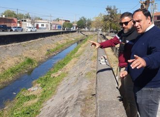 La Municipalidad limpió el canal 16 de Septiembre en Villa San Antonio