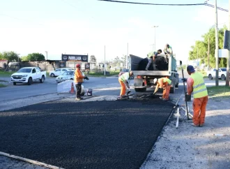 La Municipalidad realiza los últimos bacheos nocturnos del año 2024