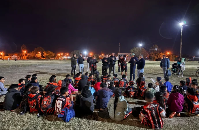 La Municipalidad iluminó las canchas de San Benito