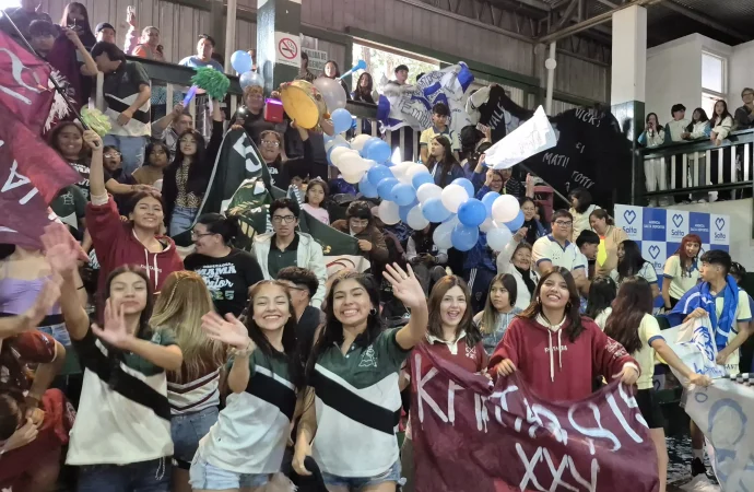 Más de mil jóvenes vivieron el “Banderazo 2025” en el Complejo Vitale
