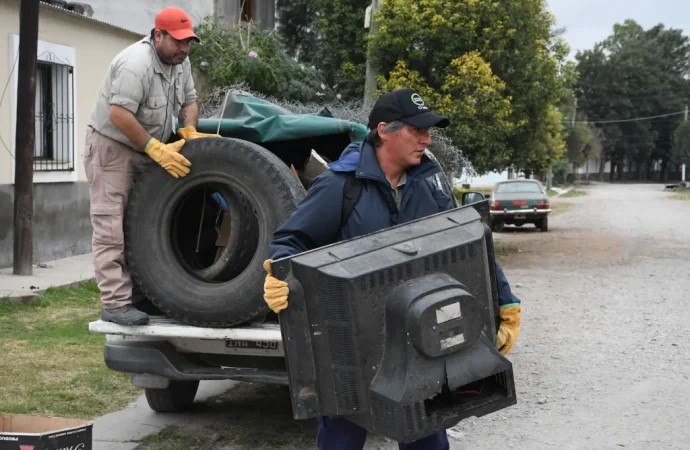Con importante participación vecinal se realizó el descacharrado en el barrio Autódromo