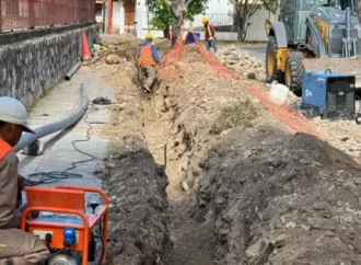 La Provincia inició la renovación de más 7.000 metros de cañerías en Ciudad del Milagro