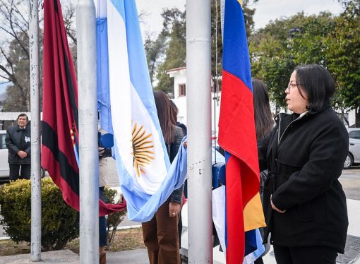 El lunes 27 se izará la bandera de la República Bolivariana de Venezuela en los mástiles del CD