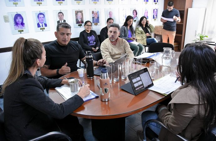 Ediles y funcionarios del DEM abordarán el Proyecto que busca regular los eventos deportivos en la vía pública
